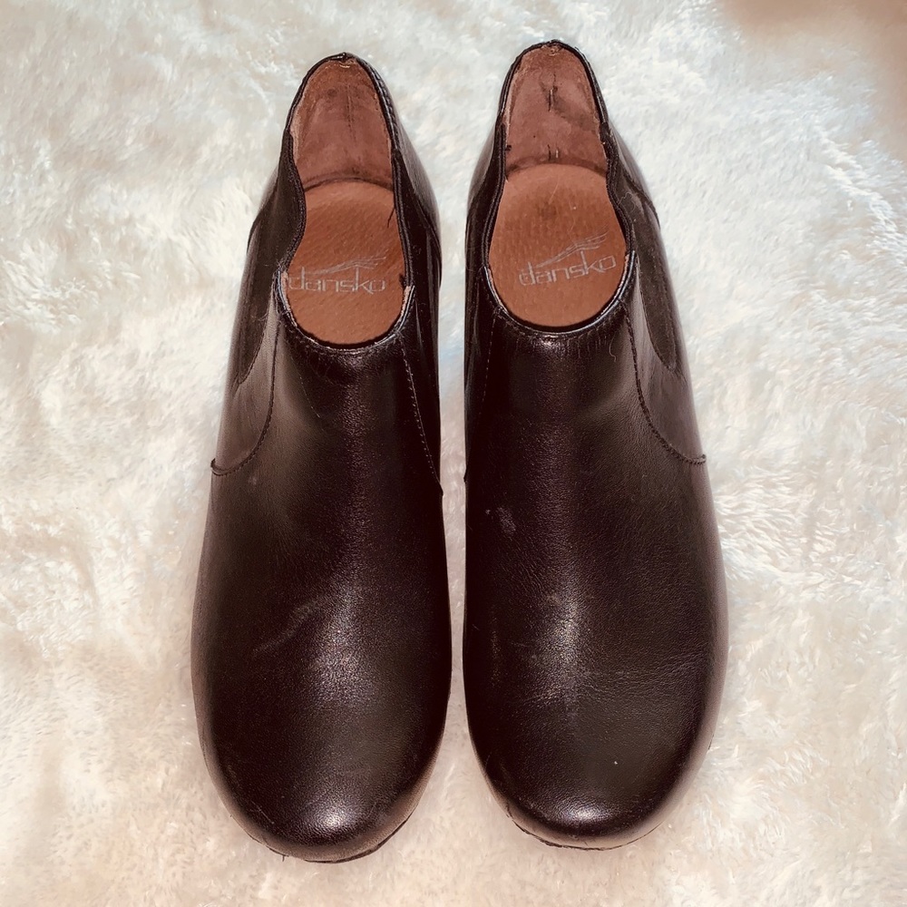 Barely worn Dansko boots.